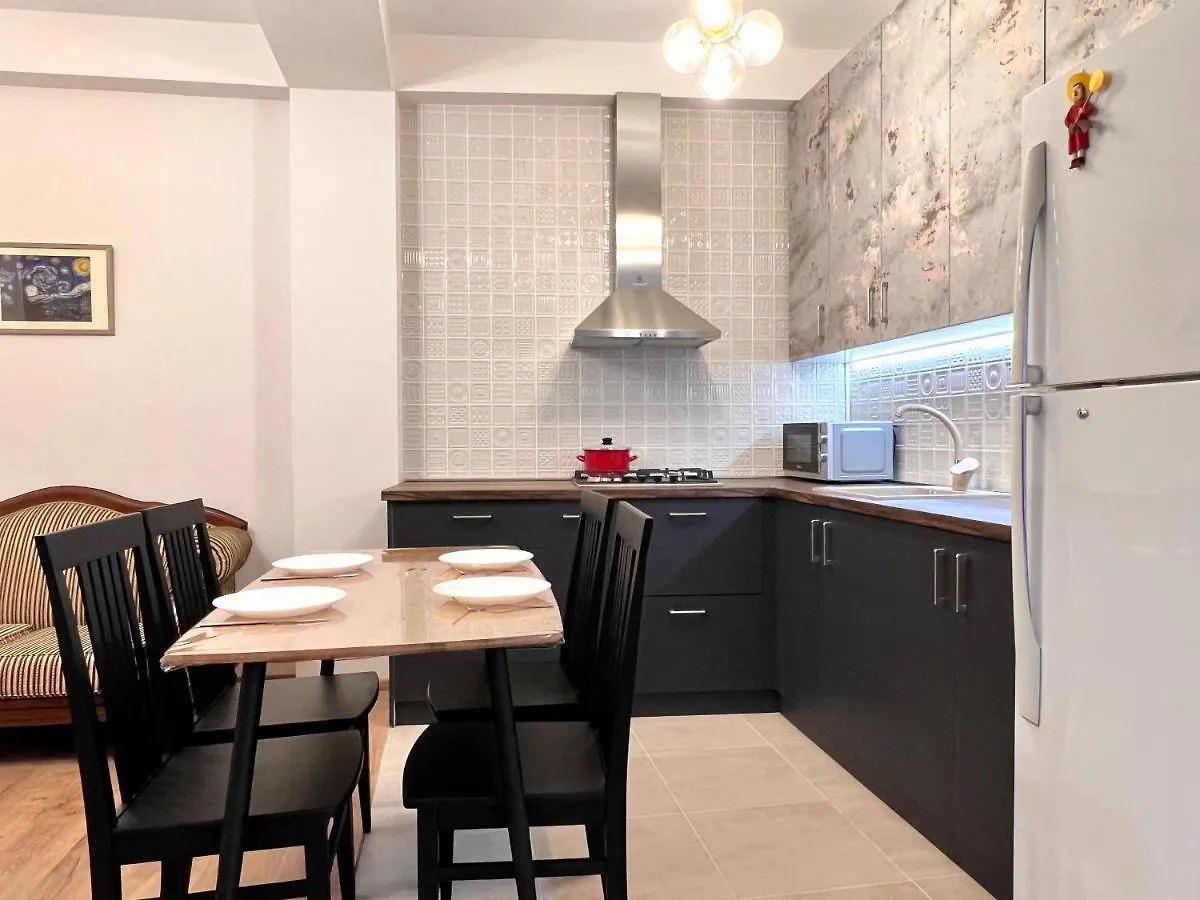 Leselidze Apartament Τυφλίδα